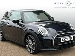 Used 2021 Mini Cooper Exclusive Hatchback | £19,084 (Expensive)