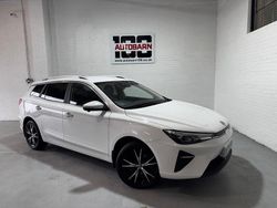 White Used 2022 MG MG5 EV Trophy Estate | £13,490 (Fair price)