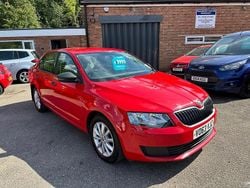 Red Used 2013 Skoda Octavia Hatchback | £3,795 (Fair price)