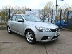 Silver Used 2011 Kia Ceed Hatchback | £3,695 (Fair price)