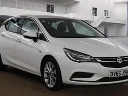 White Used 2016 Vauxhall Astra Design Edition Hatchback | £3,799 (Fair price)