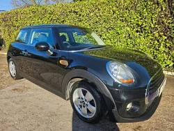 Black Used 2016 Mini Cooper Hatch Hatchback | £7,995 (Good price)