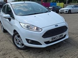 White Used 2013 Ford Fiesta Zetec Hatchback | £3,990 (Fair price)