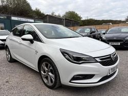 White Used 2016 Vauxhall Astra SRi Hatchback | £5,995 (A bit pricey)