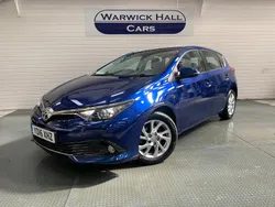 Blue Used 2016 Toyota Auris Business Edition Hatchback | £7,195 (Fair price)