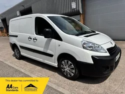 White Used 2016 Peugeot Expert Van | £5,395 (Expensive)