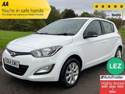 White Used 2014 Hyundai i20 Active Hatchback | £4,795 (Good price)