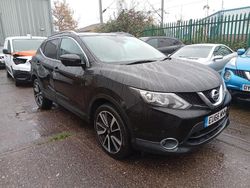 Black Used 2016 Nissan Qashqai Tekna SUV | £3,950