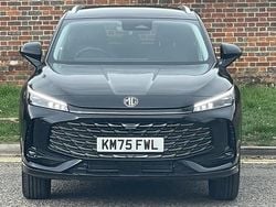 Black New 2025 MG HS SE SUV | £23,749 (Super price)