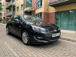 Black Used 2013 Vauxhall Astra Elite Hatchback | £2,995 (Fair price)