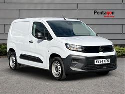 White Used 2024 Vauxhall Combo S MPV | £14,495 (Fair price)