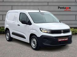 White New 2025 Vauxhall Combo MPV | £22,305
