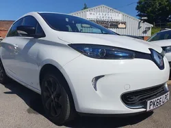 White Used 2016 Renault Zoe Dynamique Hatchback | £5,995 (A bit pricey)