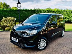 Black Used 2022 Toyota Proace Active Van | £9,995 (Fair price)