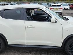 Pure white Used 2012 Nissan Juke Tekna SUV | £4,675 (Fair price)