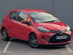 Red Used 2015 Toyota Yaris Hatchback | £5,495 (Fair price)