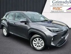Used 2025 Toyota Yaris Hybrid Estate | £21,290 (Good price)