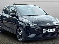 Black New 2025 Hyundai i10 Advanced Hatchback | £15,675 (Good price)