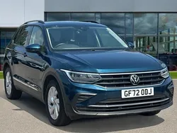 Nightshade blue metallic Used 2022 VW Tiguan Life SUV | £19,289 (Fair price)