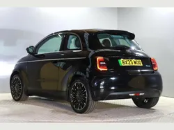 Black Used 2023 Fiat 500e La Prima Hatchback | £18,995 (Fair price)