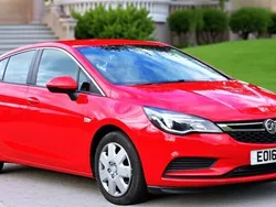 Red Used 2016 Vauxhall Astra Hatchback | £4,590 (Fair price)