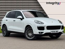 White Used 2017 Porsche Cayenne Platinum Edition SUV | £22,000 (Fair price)