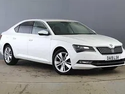 Candy white Used 2019 Skoda Superb SE L Executive Hatchback | £15,495 (Good price)
