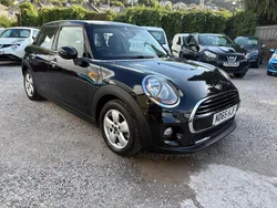 Black Used 2015 Mini Cooper D Hatch Hatchback | £5,595 (Fair price)