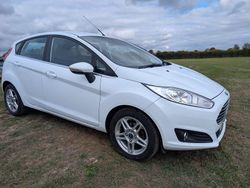 White Used 2012 Ford Fiesta Zetec Hatchback | £3,300 (Fair price)
