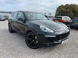 Black Used 2016 Porsche Cayenne S E-Hybrid SUV | £17,995