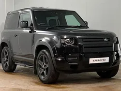 Black Used 2025 Land Rover Defender SE Dynamic SUV | £62,500 (Super price)