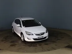 White Used 2011 Vauxhall Astra SRi Hatchback | £2,990 (Good price)