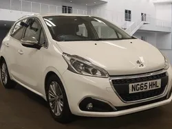 White Used 2016 Peugeot 208 Allure Hatchback | £4,990 (Fair price)