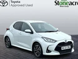 White Used 2022 Toyota Yaris Hybrid Design Hatchback | £17,000 (Fair price)