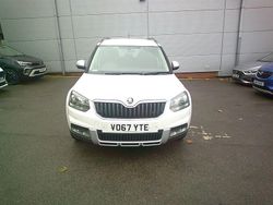 White Used 2017 Skoda Yeti SE Drive SUV | £13,795 (Fair price)