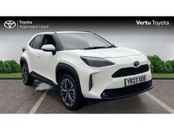 White Used 2023 Toyota Yaris Cross SUV | £23,917 (Fair price)