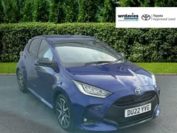 Blue Used 2022 Toyota Yaris Hybrid Hatchback | £16,495 (Fair price)