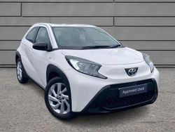 White Used 2023 Toyota Aygo X PURE SUV | £12,795