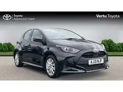 Black Used 2021 Toyota Yaris Hybrid Hatchback | £15,748 (Good price)
