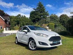 White Used 2014 Ford Fiesta Zetec Hatchback | £4,295 (Fair price)