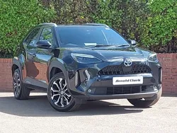 Black Used 2022 Toyota Yaris Hybrid Design Estate | £19,498 (Fair price)
