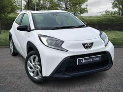 White Used 2023 Toyota Aygo X PURE SUV | £15,895