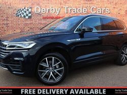 Blue Used 2018 VW Touareg R-line SUV | £27,990 (Fair price)