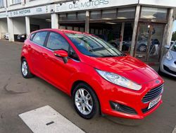 Red Used 2015 Ford Fiesta Zetec Hatchback | £4,995 (Fair price)