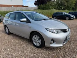 Silver Used 2015 Toyota Auris Hybrid Estate | £9,995 (Fair price)