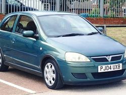 Green Used 2004 Vauxhall Corsa Design Edition Hatchback | £2,000 (Fair price)