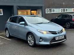 Blue Used 2014 Toyota Auris Hatchback | £11,195 (Fair price)