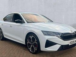 Moon white Used 2025 Skoda Octavia vRS Hatchback | £32,190 (Expensive)