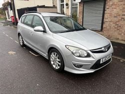 Silver Used 2012 Hyundai i30 Comfort Estate | £3,495 (Fair price)