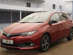 Red/black Used 2018 Toyota Auris Hybrid Design Hatchback | £12,990 (Fair price)